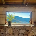 Refugio Carquejas * Ermelo (Vila Real)